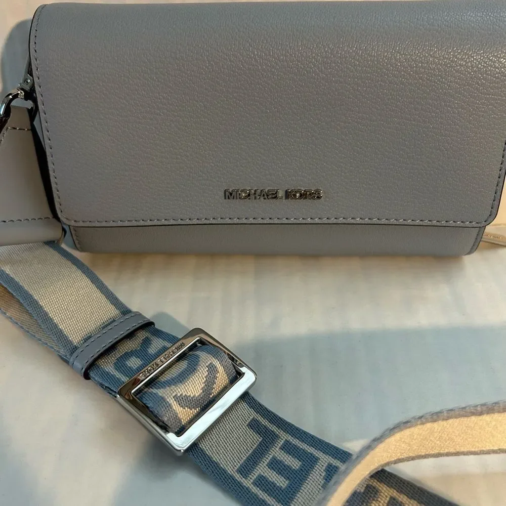 Michael Kors Jet Set Light Blue Large Leather Crossbody Bag - Picture 2 of 16